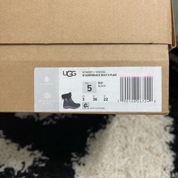 NIB Women’s Size 5 (European Size 36) UGG Adirondack II Plaid Waterproof Boots - Picture 8 of 16